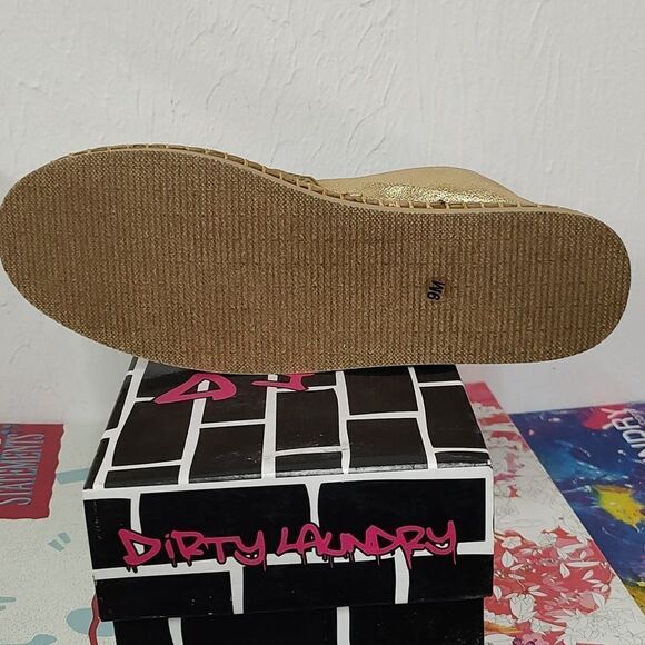 Dirty Laundry hazen gold crackle Shoe - Picture 4 of 5